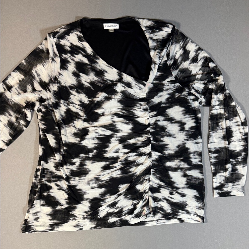 Calvin Klein Monochrome Abstract Top